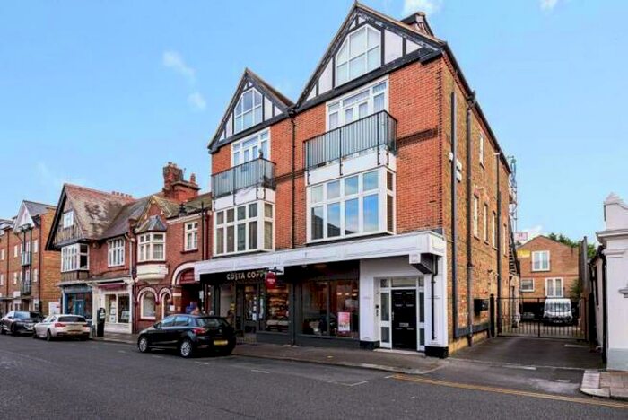3 Bedroom Apartment To Rent In Windsor, Berkshire, SL4