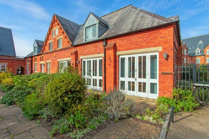 1 Bedroom Flat To Rent In Hatch Lane Windsor, SL4