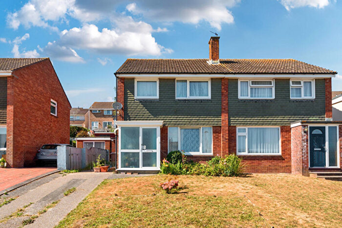 3 Bedroom Semi-Detached House For Sale In Rashleigh Avenue, Plympton, Devon, PL7