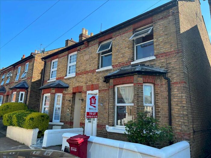 3 Bedroom Semi-Detached House To Rent In The Crescent, Slough, SL1