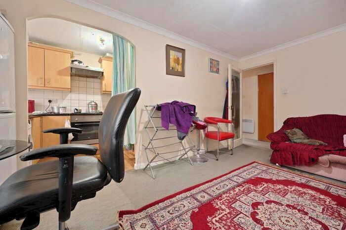 1 Bedroom Flat For Sale In Blenheim Road, Harrow, HA2