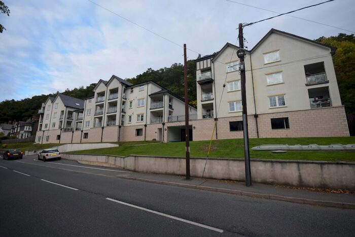 3 Bedroom Flat To Rent In Plas Derwen, Abbey Road, Llangollen, LL20