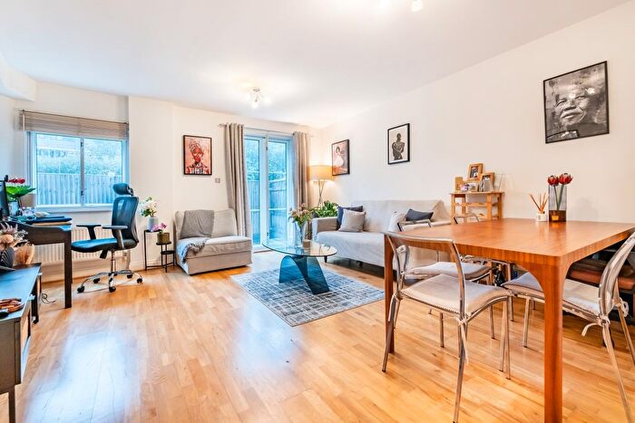 1 Bedroom Flat To Rent In Palgrave Gardens, London, NW1