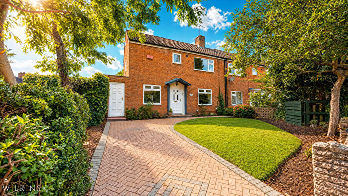 3 Bedroom End Of Terrace House For Sale In Leigh Road, Sutton Coldfield, West Midlands, B75