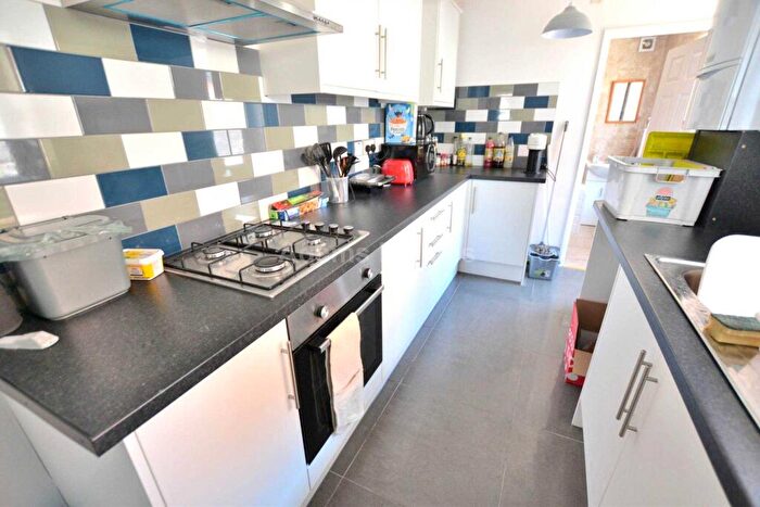 3 Bedroom Terraced House To Rent In De Beauvoir Road, Reading, RG1