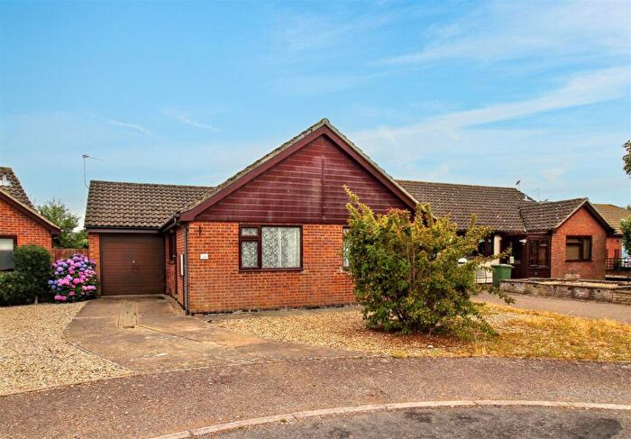 3 Bedroom Detached Bungalow For Sale In Lancaster Gardens, Aylsham, Norwich, NR11