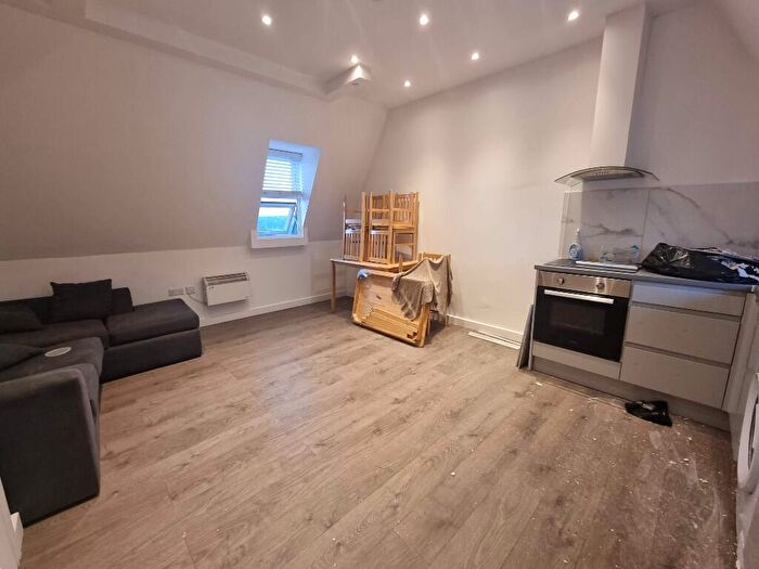 2 Bedroom Flat To Rent In Forest Road, London, E17
