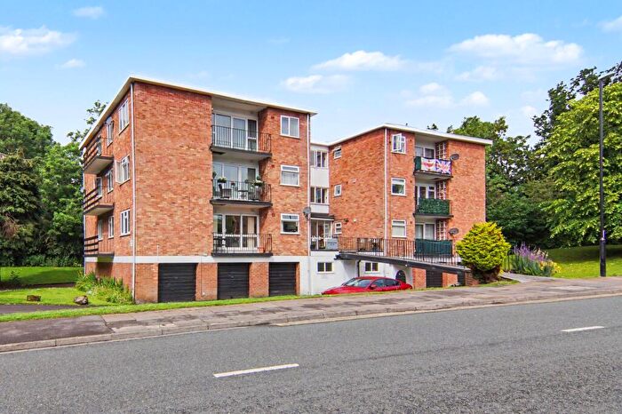 2 Bedroom Flat For Sale In Alderminster Road, Coventry, CV5
