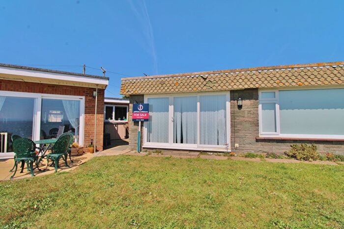 2 Bedroom Chalet For Sale In Chilling Lane, Warsash, Southampton, SO31