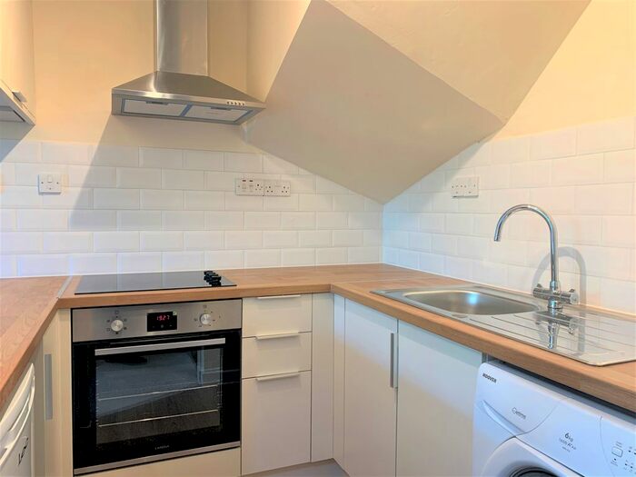 1 Bedroom Flat To Rent In Romana Court, Sidney Road, Staines-Upon-Thames TW18