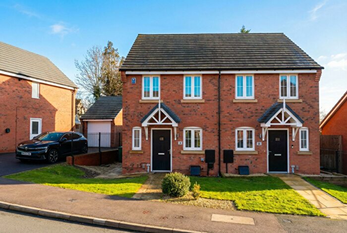 2 Bedroom Semi Detached House For Sale In Oak Grove, Tidbury Green, B90
