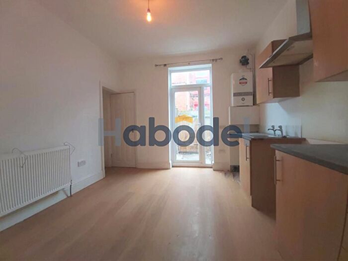 2 Bedroom Terraced House To Rent In Mayfield Street, Botanic, Hull, HU3