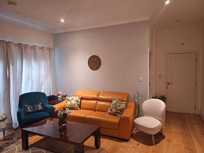 2 Bedroom Flat To Rent In Scarbrook Road, : Bed Rec Bath, CR0