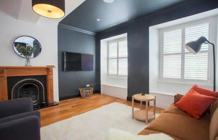 2 Bedroom Flat To Rent In Woodside Crescent, Glasgow, G3