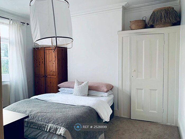 2 Bedroom Flat To Rent In Birchington Road, London, N8