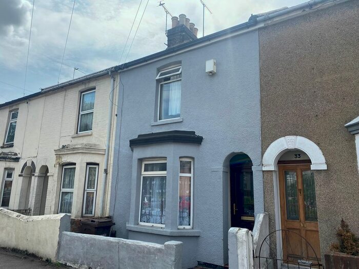2 Bedroom Terraced House To Rent In Cross Street, Gillingham, ME7