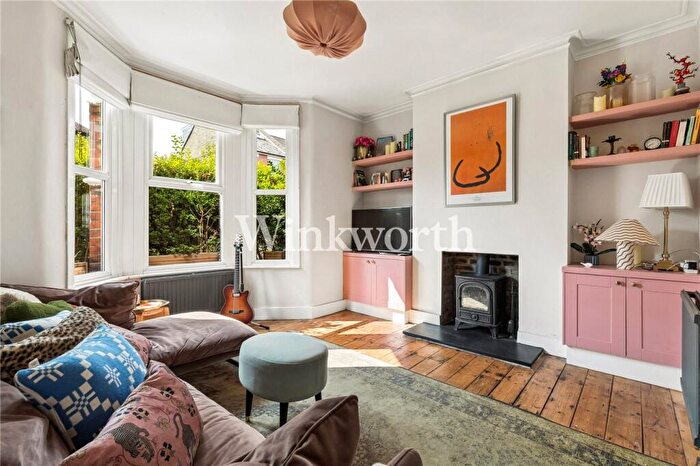 2 Bedroom Apartment For Sale In Dunloe Avenue, London, N17