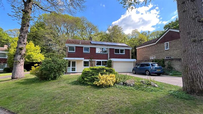 5 Bedroom Detached House For Sale In The Gallops, Vigo, Gravesend, DA13