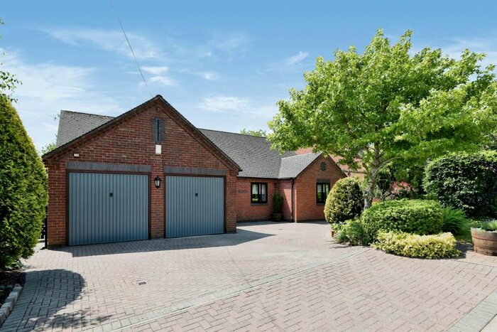 3 Bedroom Detached Bungalow For Sale In Taylors Lane, Denstone, Uttoxeter, ST14