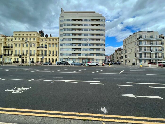 2 Bedroom Apartment To Rent In Kings Road, Brighton, BN1