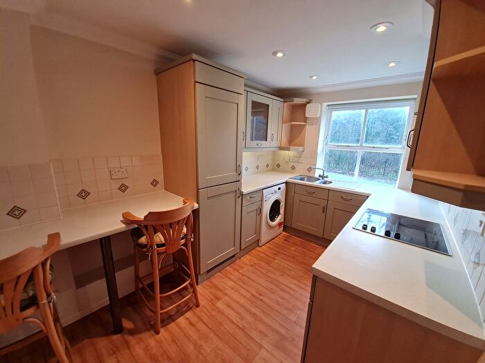 2 Bedroom Flat To Rent In River Bank Close, Maidstone, ME15