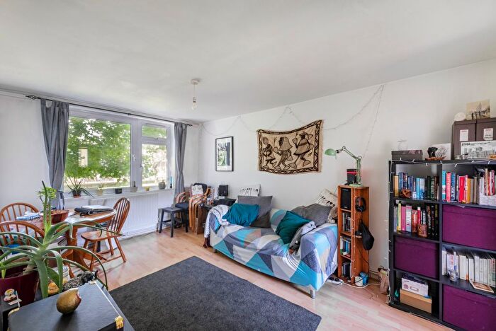 1 Bedroom Flat To Rent In Willington Road, London, SW9