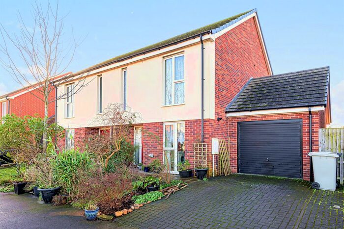 2 Bedroom Semi-Detached House For Sale In Steve Newton Avenue, Horncastle, Lincs LN9