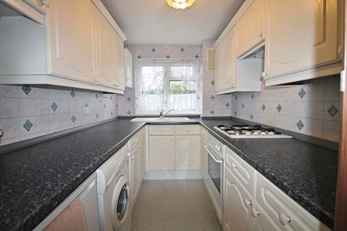 2 Bedroom Flat To Rent In Florence Road, Feltham, Middlesex, TW13