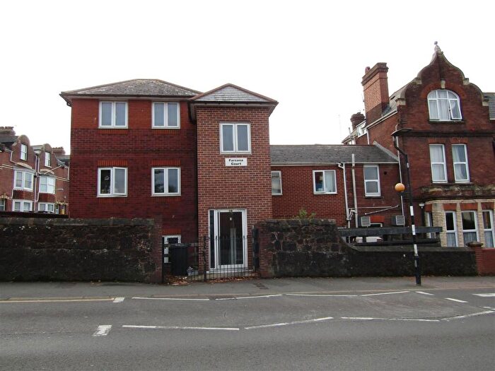 2 Bedroom Apartment To Rent In Queens Crescent, Exeter, EX4