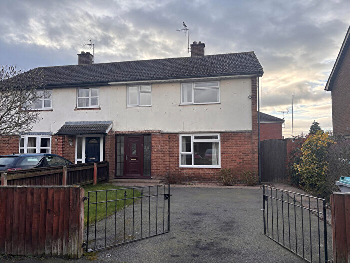 3 Bedroom Semi-Detached House To Rent In Bakewell Close, Newark, Nottinghamshire, NG24