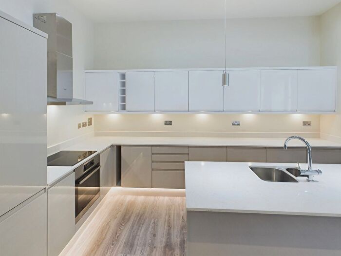 2 Bedroom Flat To Rent In Homefield Road, Exeter, EX1