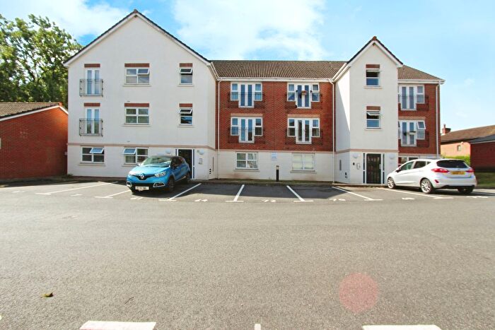 2 Bedroom Flat For Sale In Peckerdale Gardens, Spondon, Derby, DE21