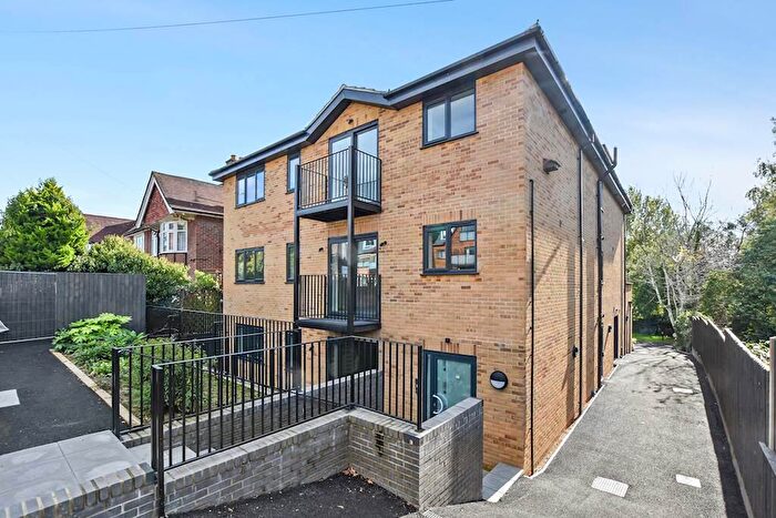 2 Bedroom Apartment For Sale In West Wycombe Road, High Wycombe, Buckinghamshire, HP12