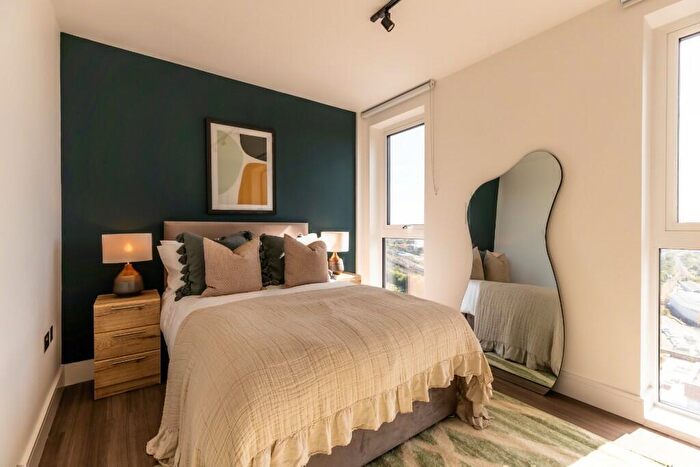 3 Bedroom Flat To Rent In Flat, Mitre Yard, Scrubs Lane, London, NW10