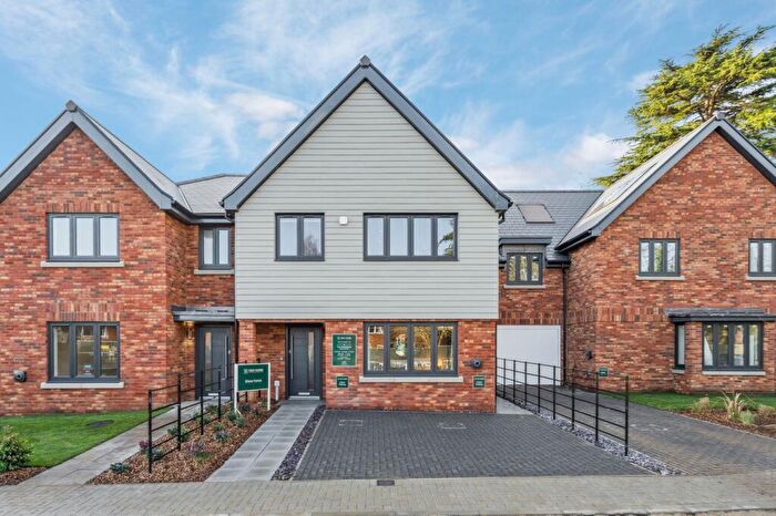 4 Bedroom Semi Detached House For Sale In Turnpike Lane, Ickleford, Hitchin, SG5