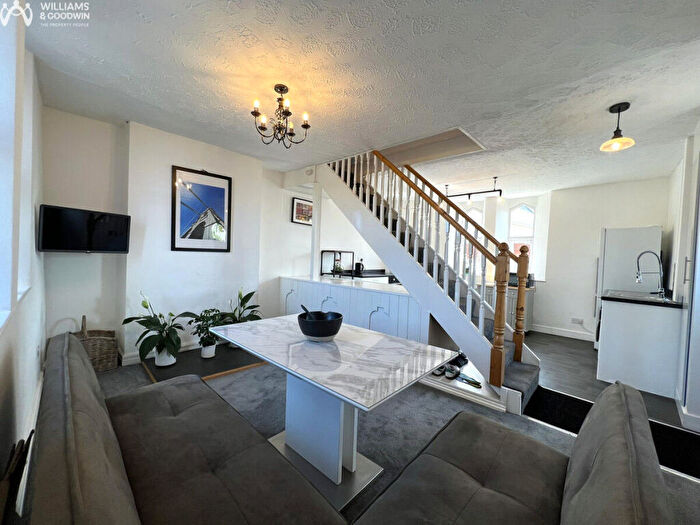 2 Bedroom Character Property For Sale In Pensarn, Pentre Berw, LL60