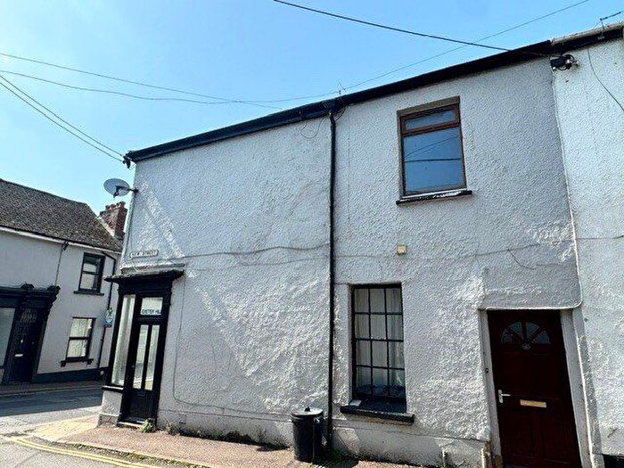 3 Bedroom Flat To Rent In Exeter Hill, Cullompton, EX15