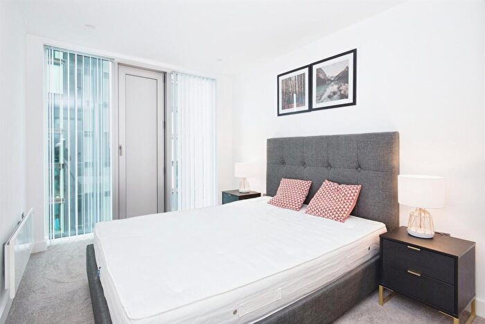 2 Bedroom Apartment To Rent In Elizabeth Tower, Chester Road, Manchester, M15