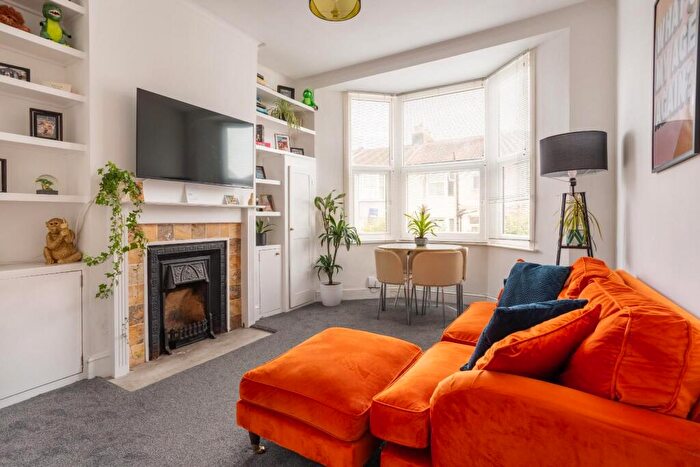 1 Bedroom Flat For Sale In Upper Lewes Road, Brighton, BN2