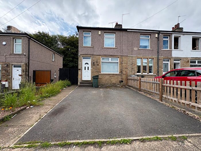 3 Bedroom Semi-detached House To Rent In Carr Bottom Avenue, Bradford, BD5