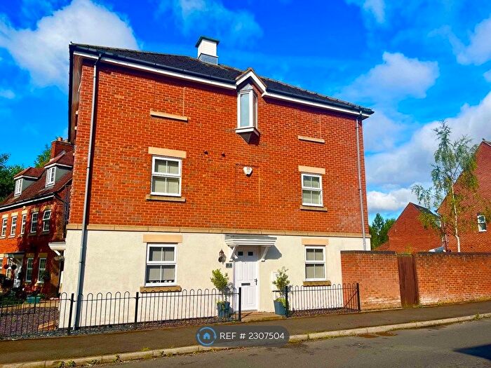 4 Bedroom Semi-Detached House To Rent In Hornbeam Way, Kirkby-In-Ashfield, Nottingham, NG17