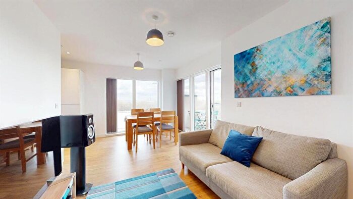 1 Bedroom Flat For Sale In Gallions Reach, London, E16