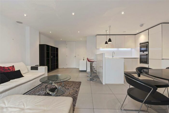 3 Bedroom Apartment To Rent In Peartree Street, Clerkenwell, London, EC1V