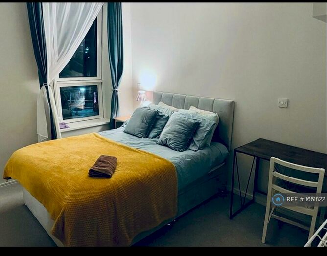 2 Bedroom Flat To Rent In Catherines House, Bristol, BS3