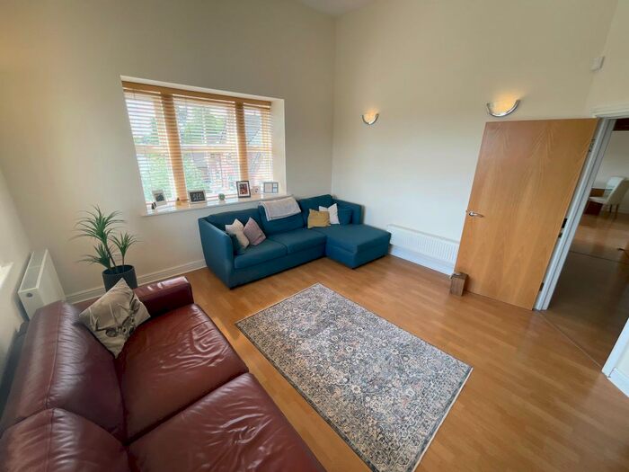 2 Bedroom Flat To Rent In Broadacre Place, Alderley Edge, SK9