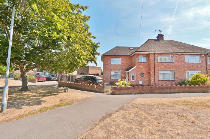 4 Bedroom Semi-Detached House For Sale In Eton Wick Road, Eton Wick, SL4