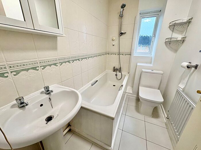 2 Bedroom End Of Terrace House To Rent In Lornas Field, Peterborough, PE7