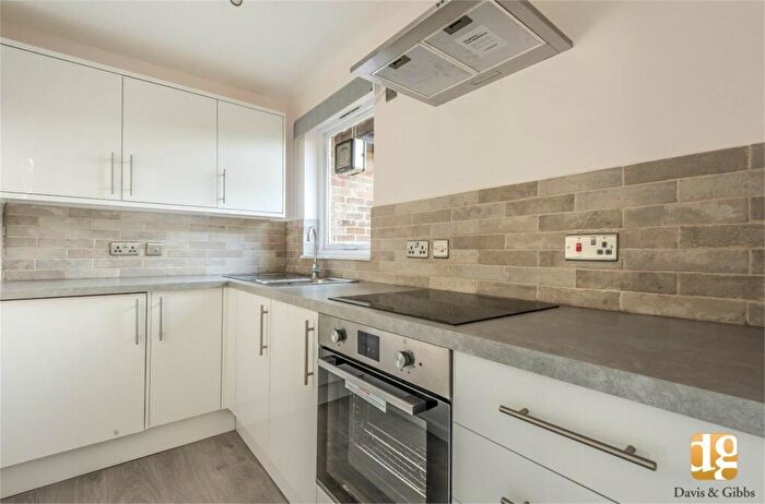 Apartment For Sale In Westcott Road, Kennington, SE17