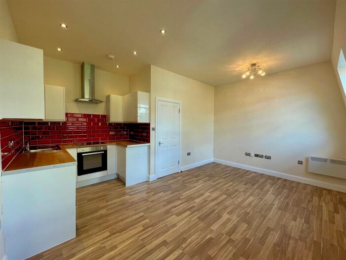 2 Bedroom Apartment To Rent In Fonthill Road, Finsbury Park, N4
