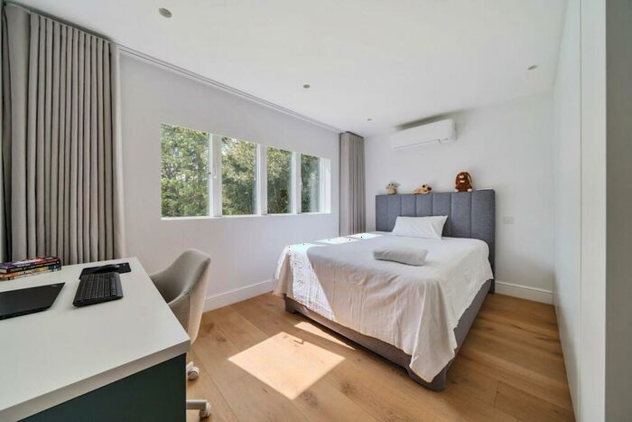 5 Bedroom Detached House For Sale In Park Road, Beckenham, BR3